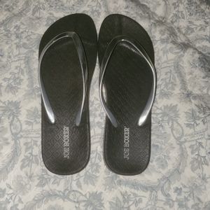 Joe Boxer durable sandals